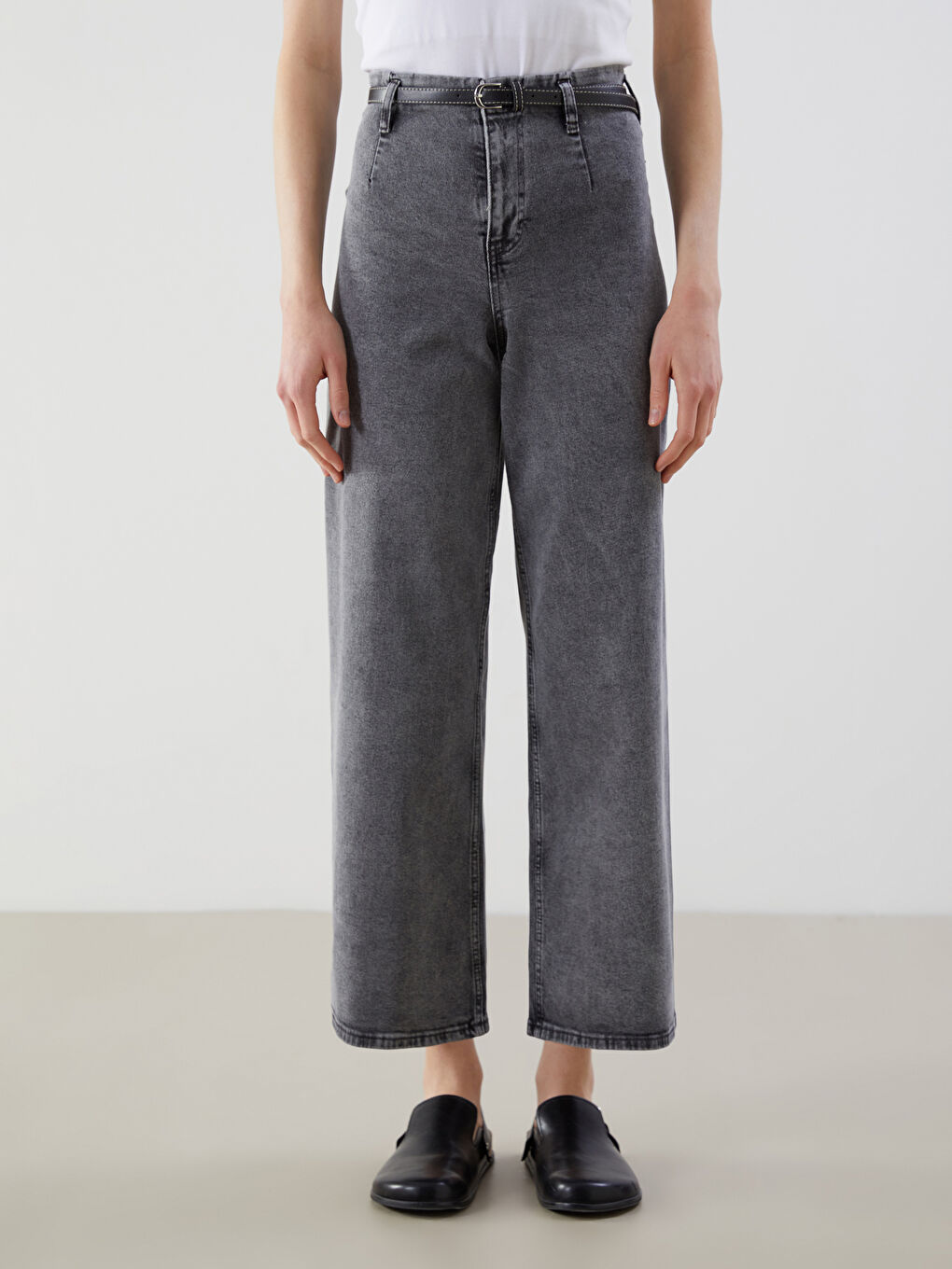 Gri Beli Kemerli Wideleg Kadın Jean Pantolon-1