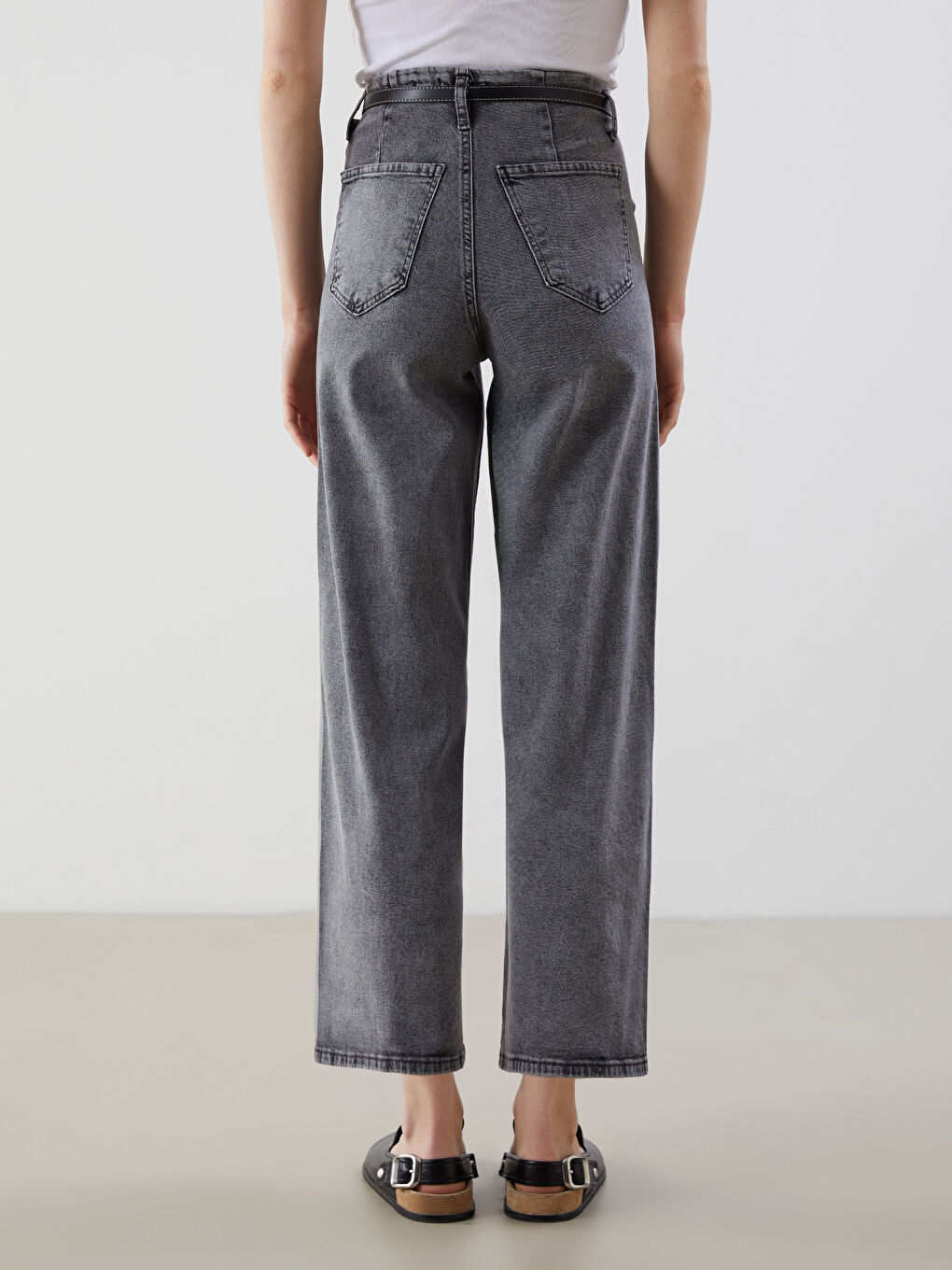 Gri Beli Kemerli Wideleg Kadın Jean Pantolon-3