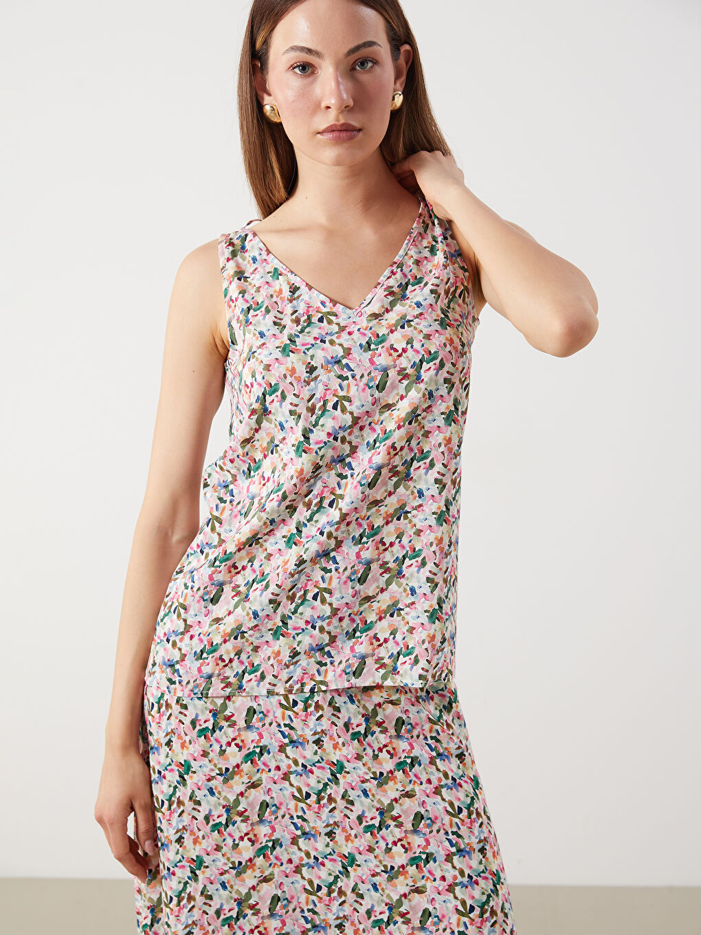 Karışık V Yaka Çiçekli Bluz