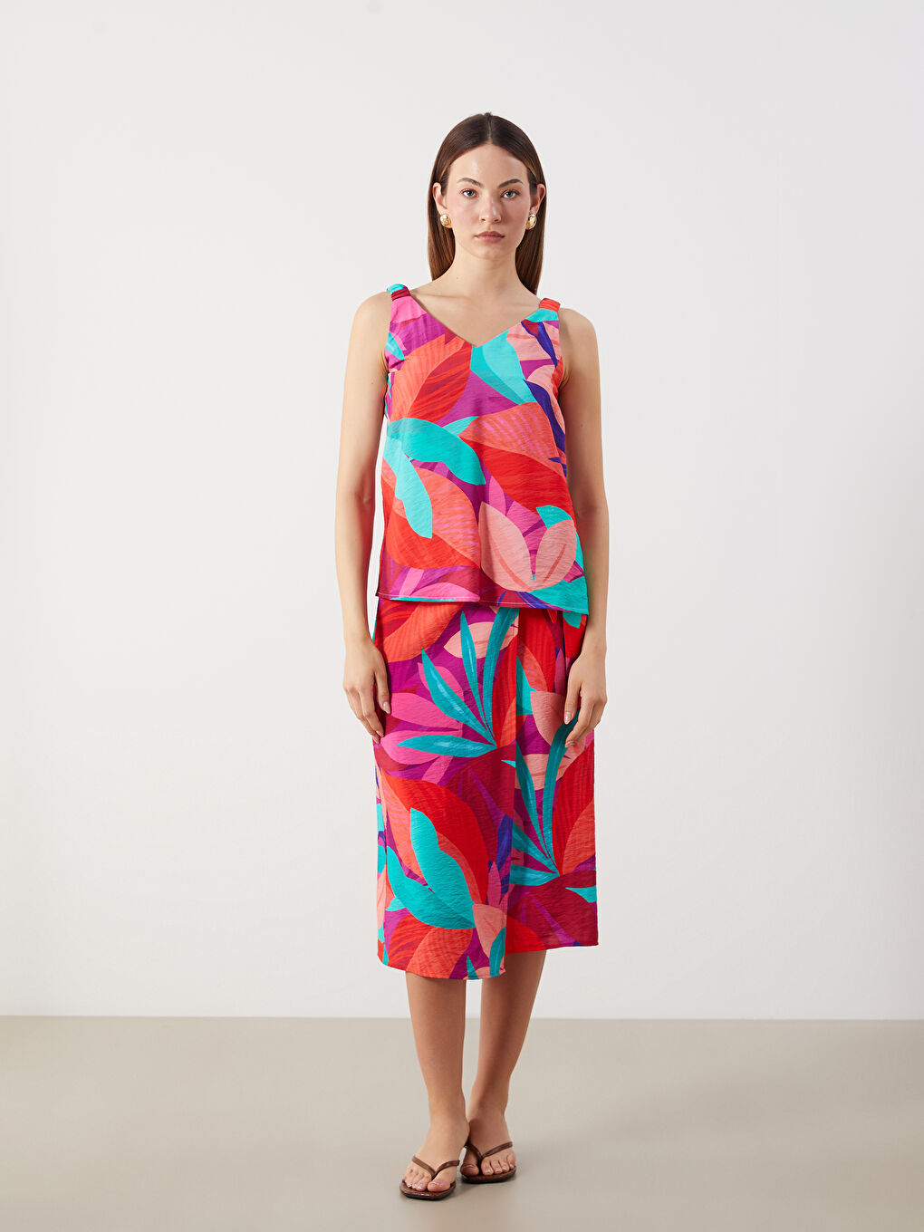 Karışık V Yaka Desenli Bluz-1