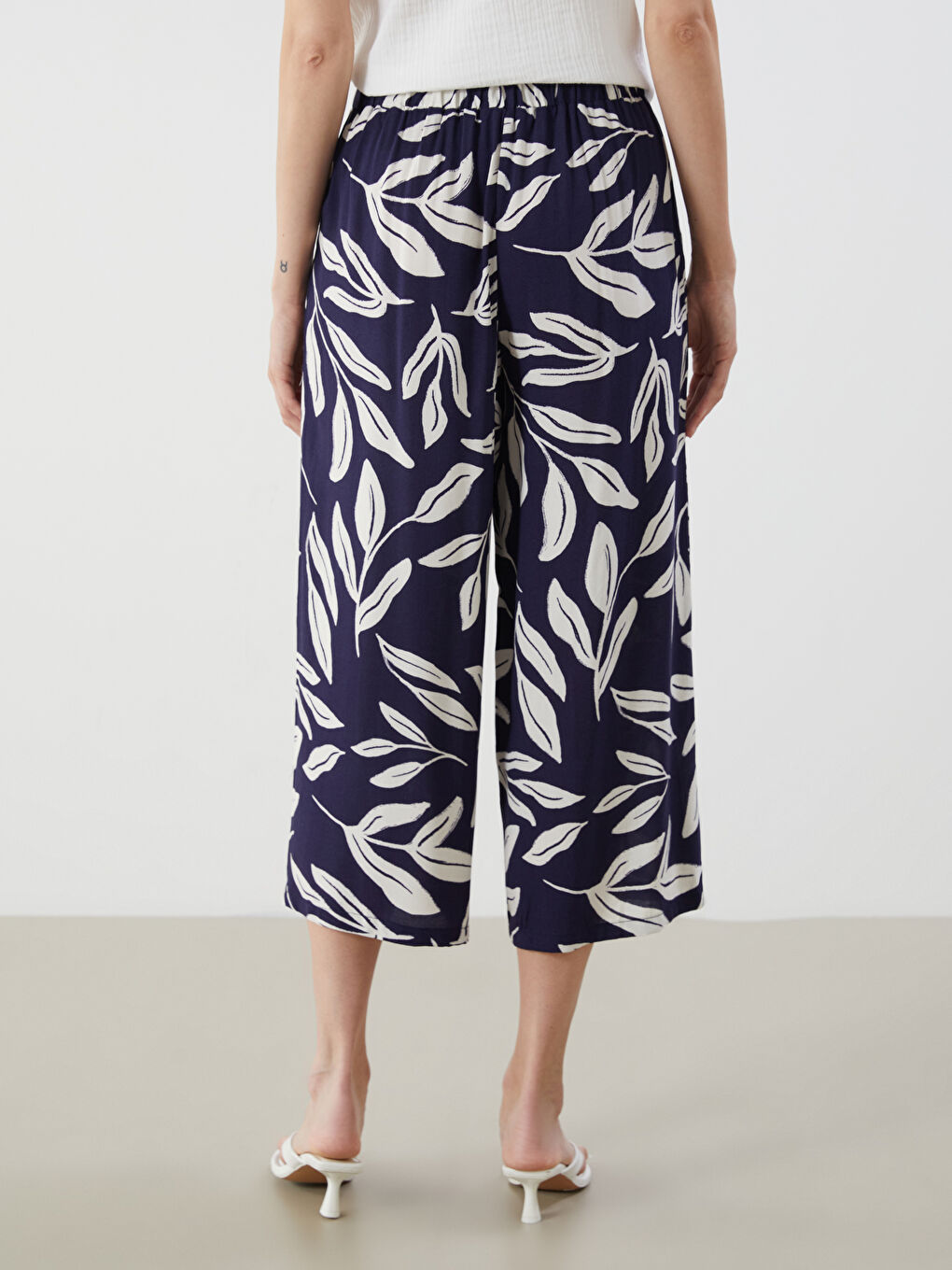 Elasticated Waist Floral Women's Capri -S5OI10Z8-LS3