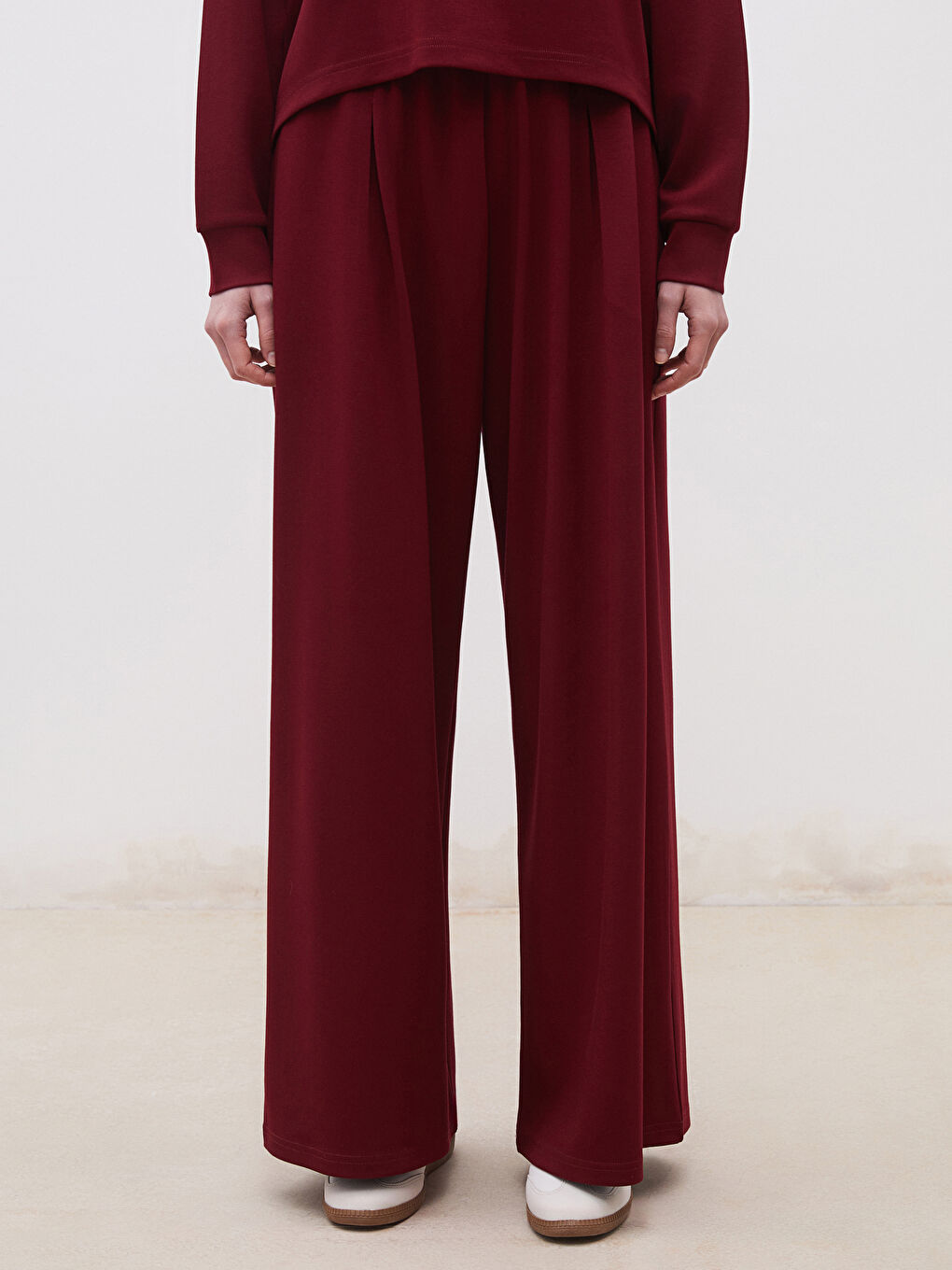 Bordo Beli Lastikli Geniş Paça Kadın Eşofman Altı-1