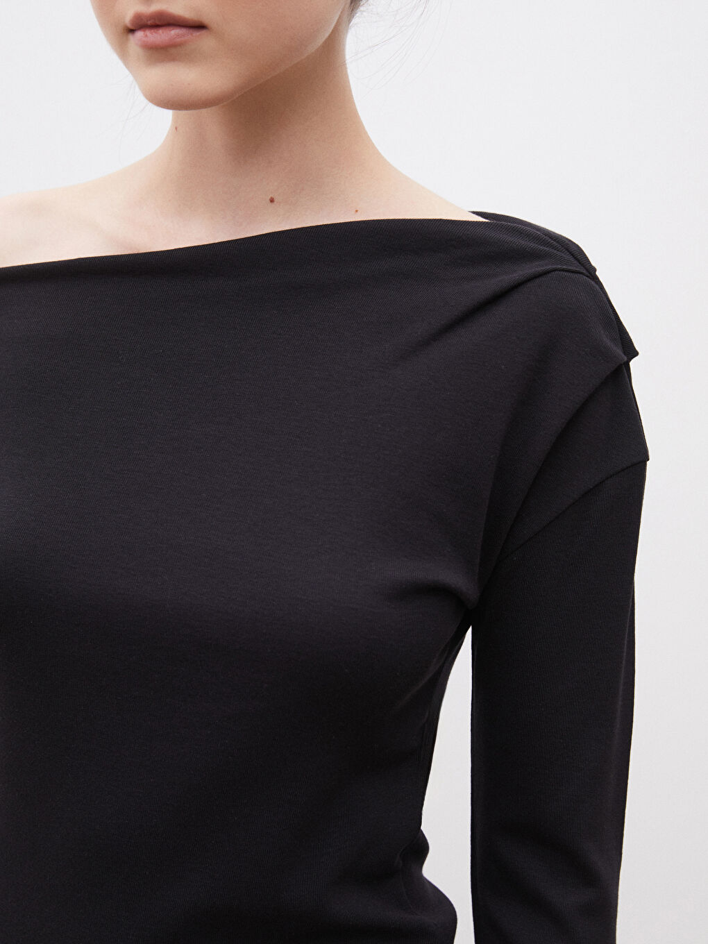 Siyah Kayık Yaka Kadın Body-2