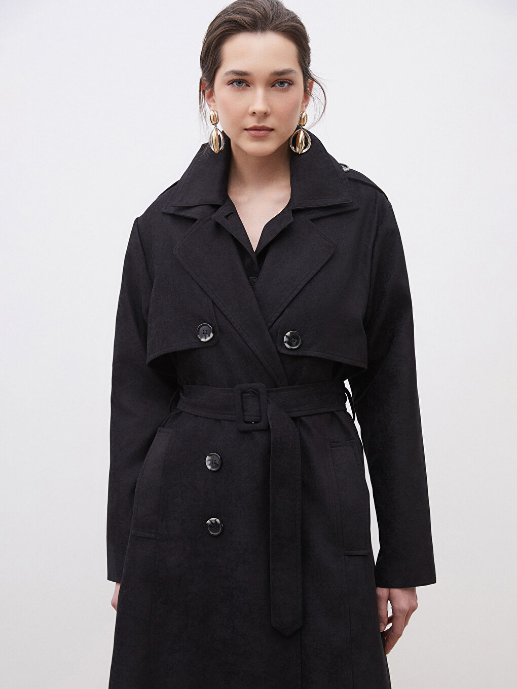 Siyah Ceket Yaka Süet Görünümlü Kadın Trençkot-3