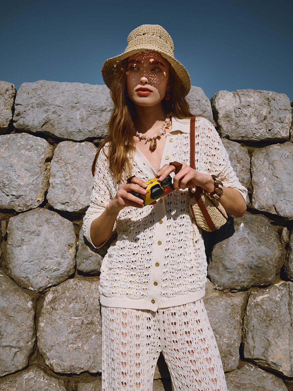 Bej Polo Yaka Ajurlu Kadın Triko Hırka