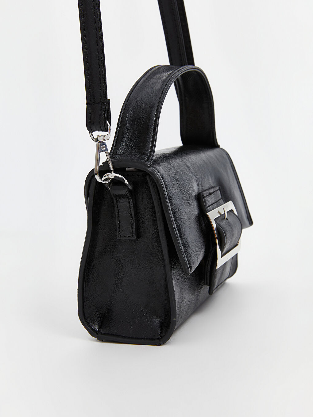 Siyah Deri Görünümlü Kadın Omuz Çantası-1