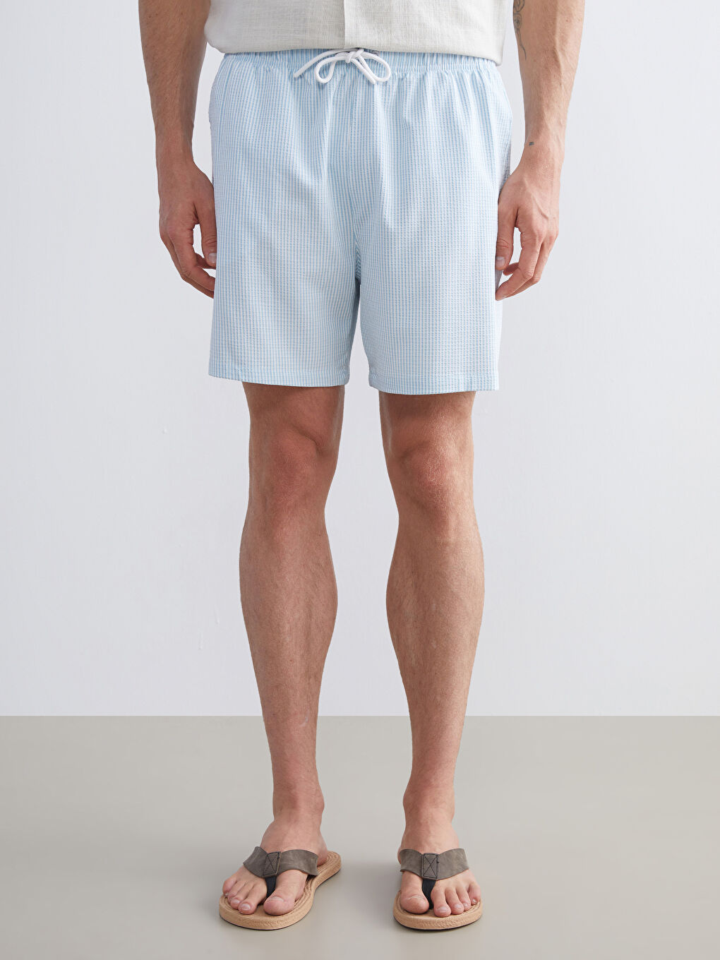 Mavi Kısa Boy Çizgili Erkek Deniz Şortu-1