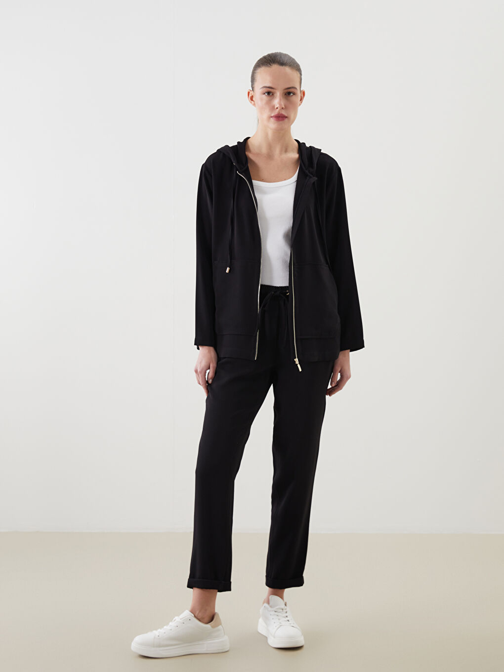 Siyah Kapüşonlu Kadın Tunik-1