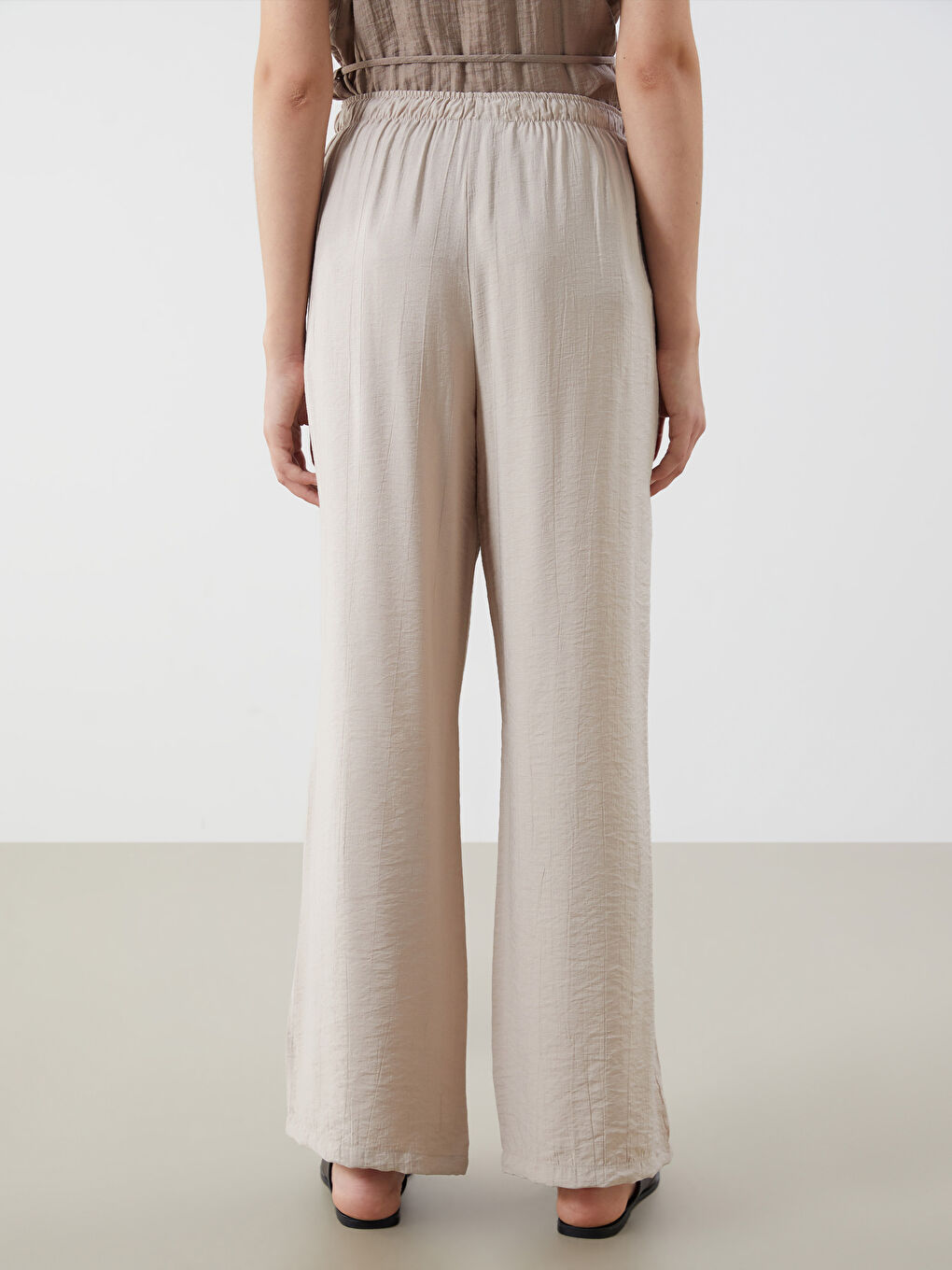 LCWAIKIKI Classic Elasticated Waist Textured Wide Leg Women's Trousers -S5OK26Z8-GD0