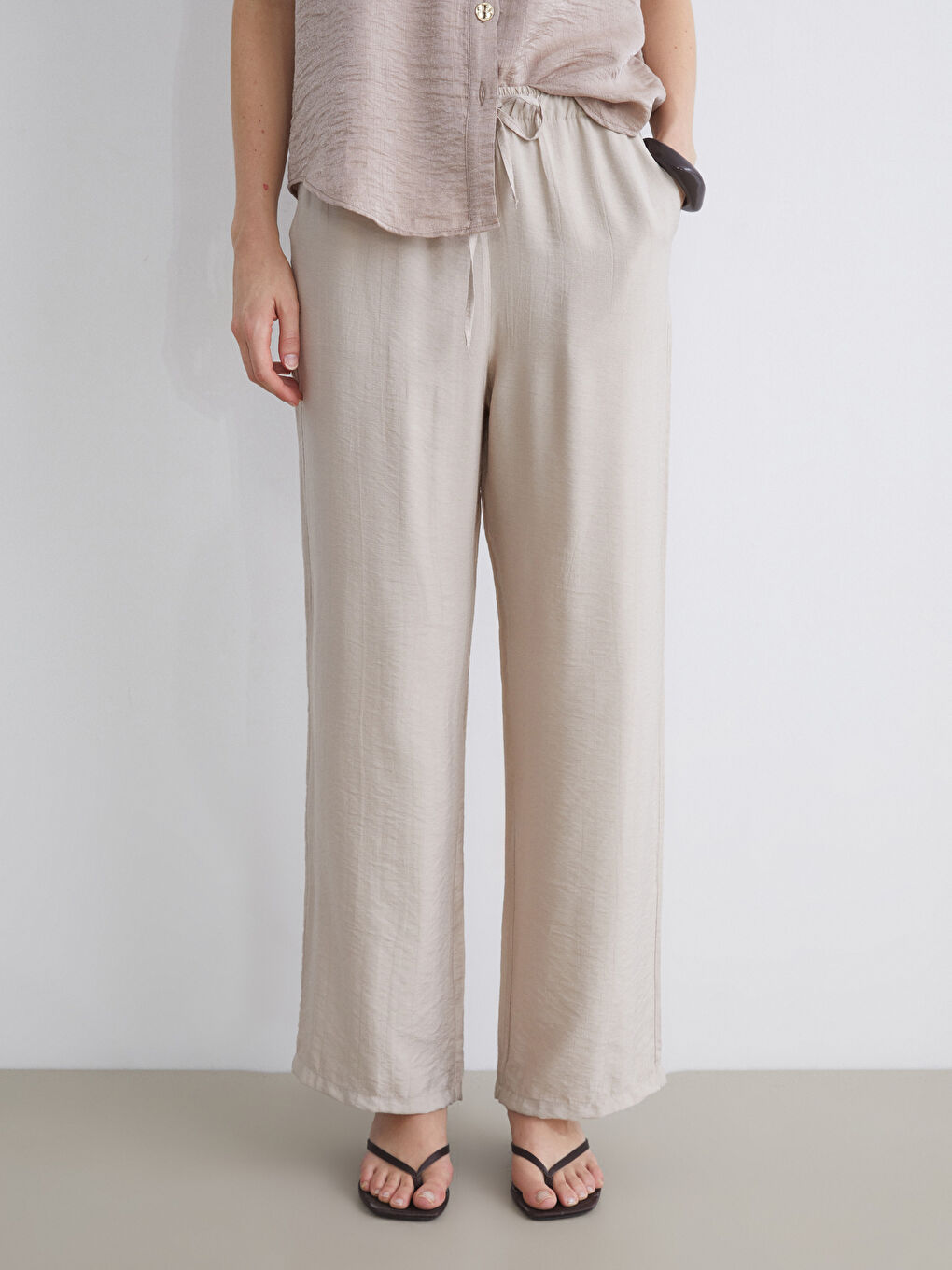Elasticated Waist Textured Wide Leg Women's Trousers-2