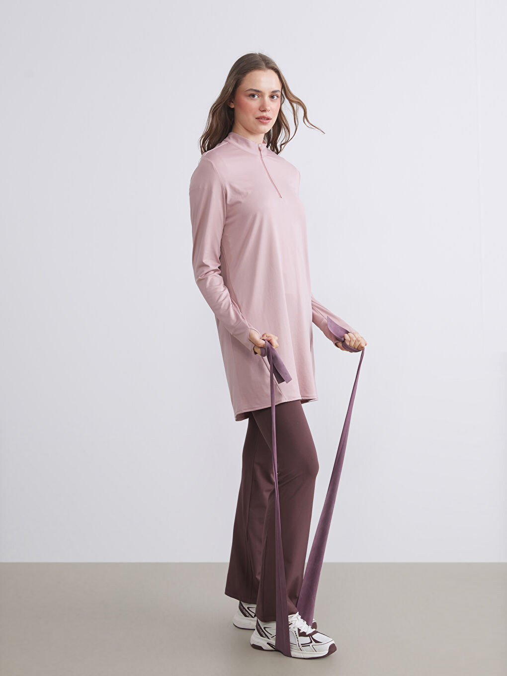 سروال رياضي نساء بخصر مطاطي وفلار