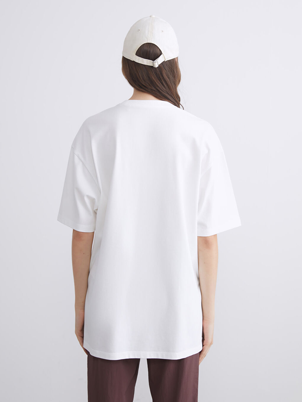 Ekru Bisiklet Yaka Kadın Tişört-3