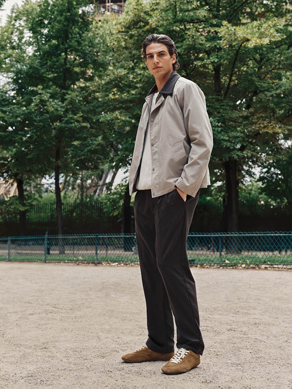 بنطلون رجالي بقصة عادية