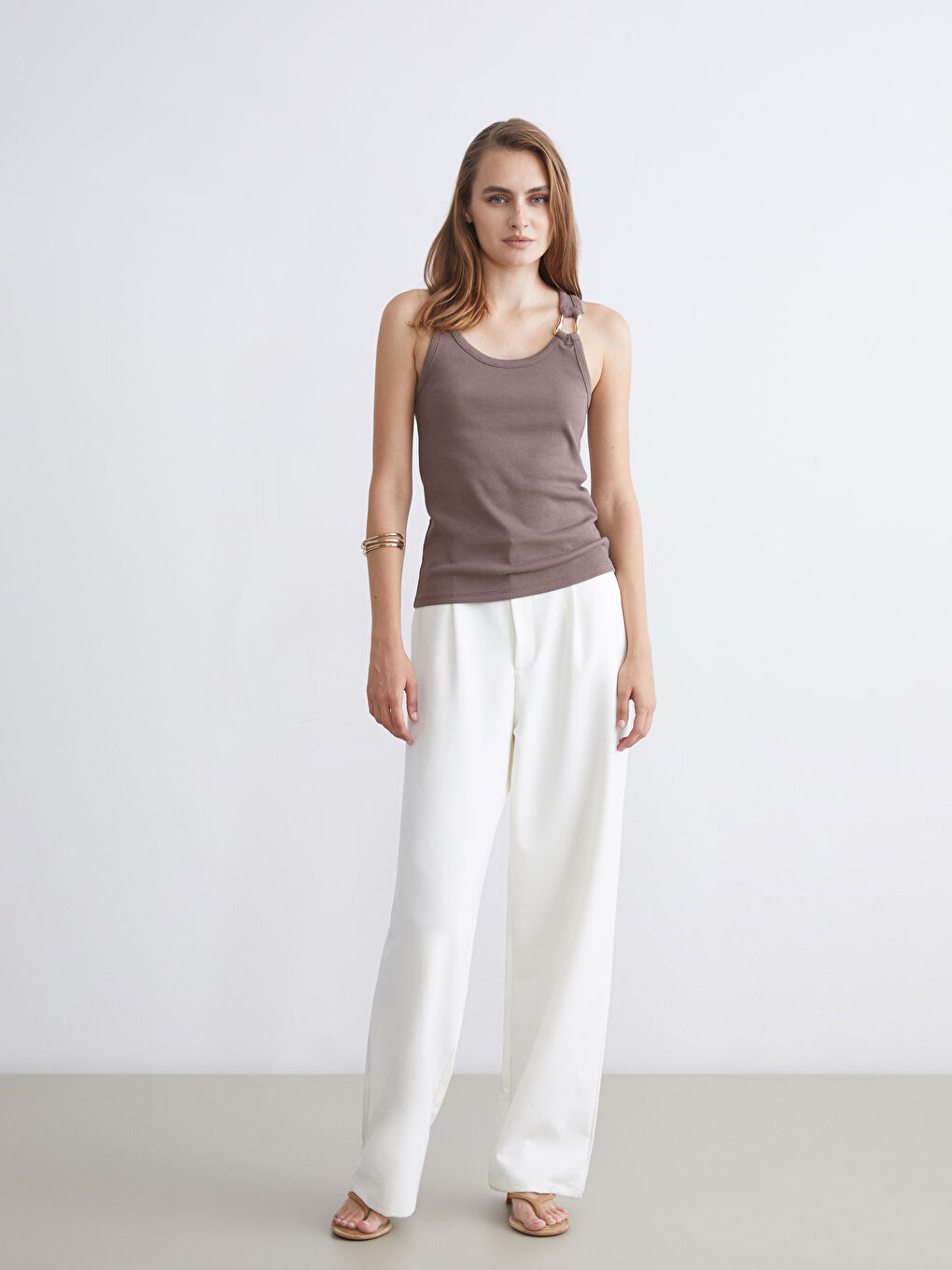 Kahverengi U Yaka Kadın Atlet-1