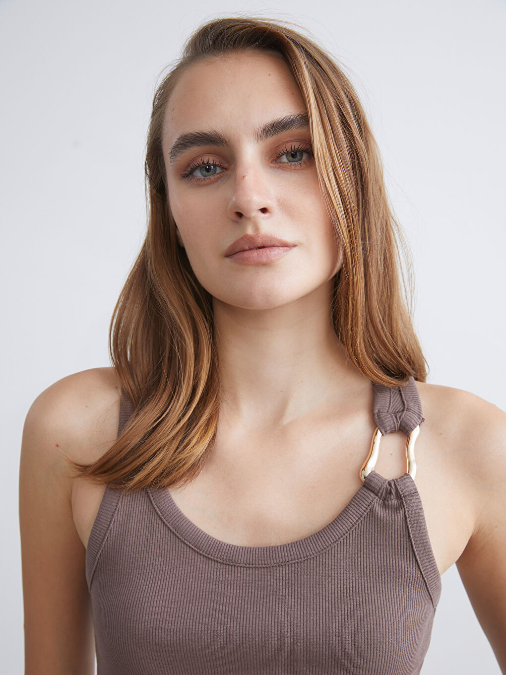 Kahverengi U Yaka Kadın Atlet-2