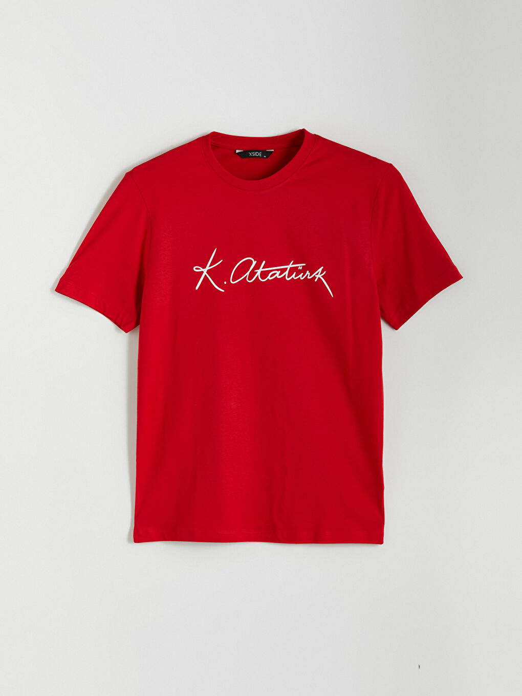 Kırmızı Bisiklet Yaka Atatürk İmzası Baskılı Erkek Tişört-4
