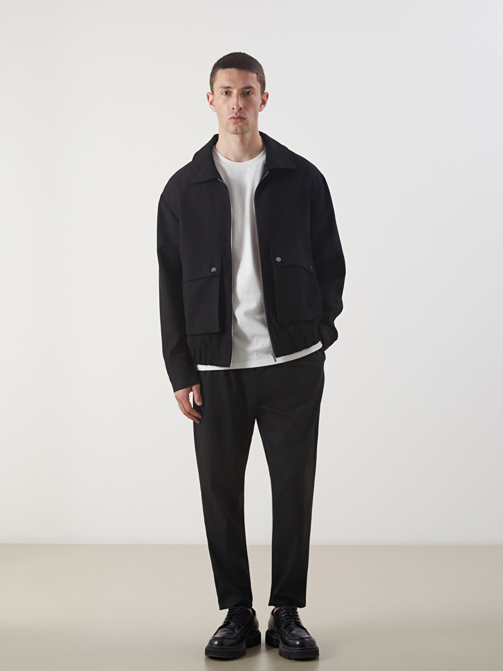 Siyah Standart Kalıp Gömlek Yaka Erkek Mont-1