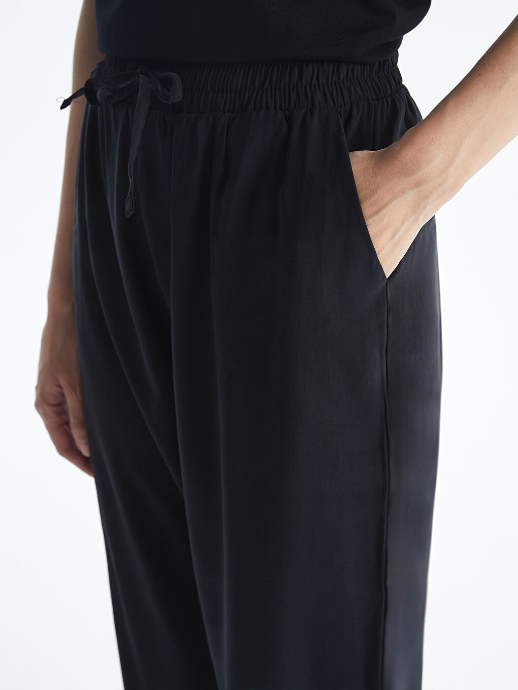 Siyah Beli Lastikli Keten Görünümlü Kadın Pantolon-2