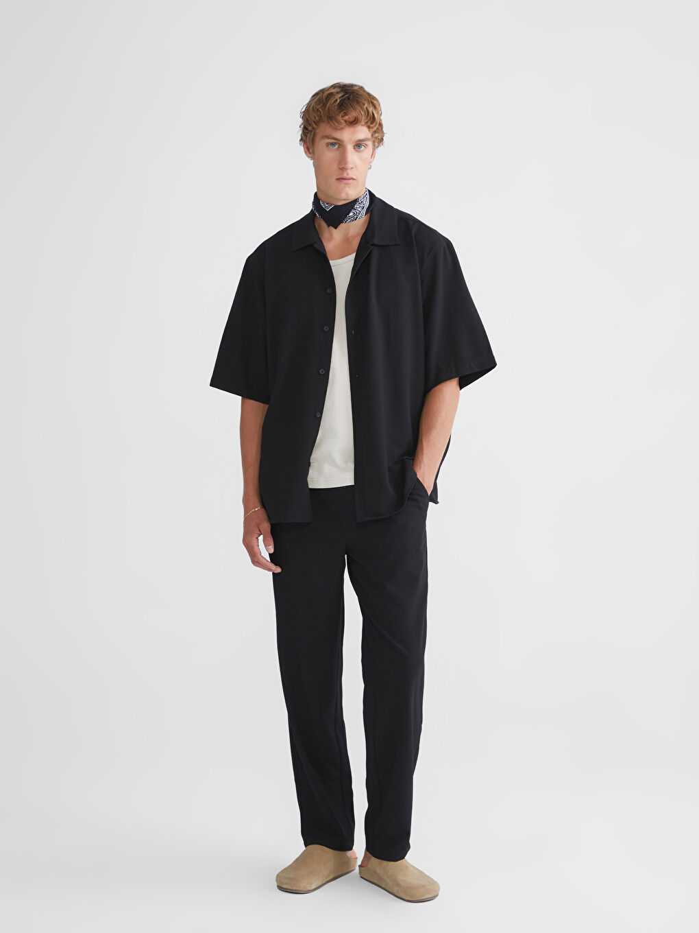 Siyah Rahat Kalıp Kısa Kollu Erkek Gömlek-3