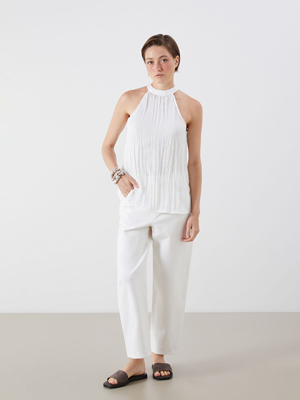 Bluza od satena sa halter kragnom i naborima-1