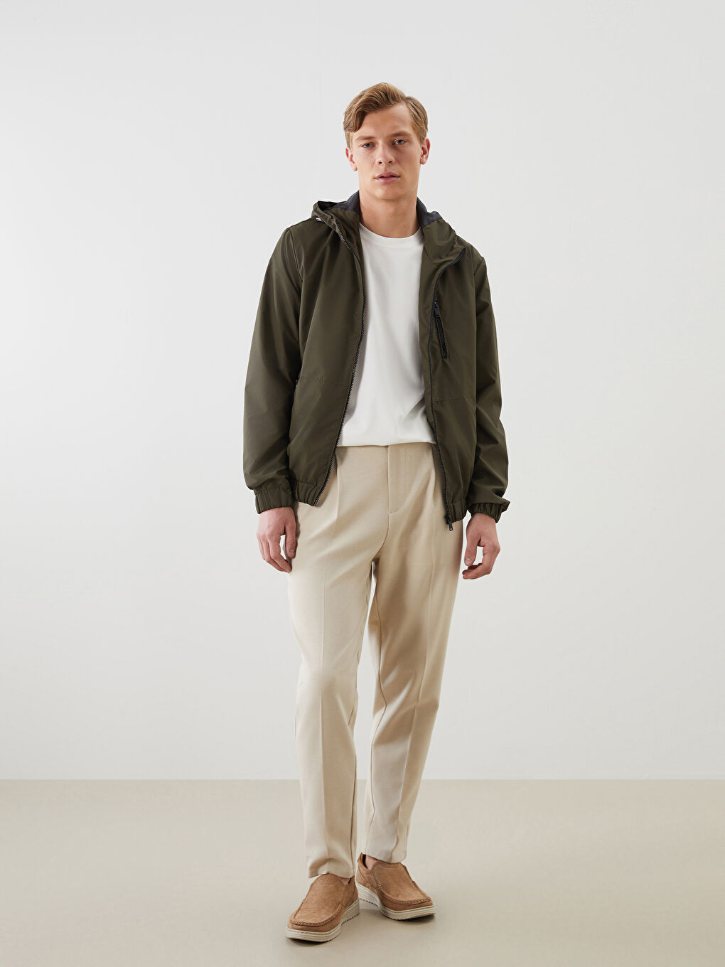 Haki Standart Kalıp Kapüşonlu Erkek Mont-1