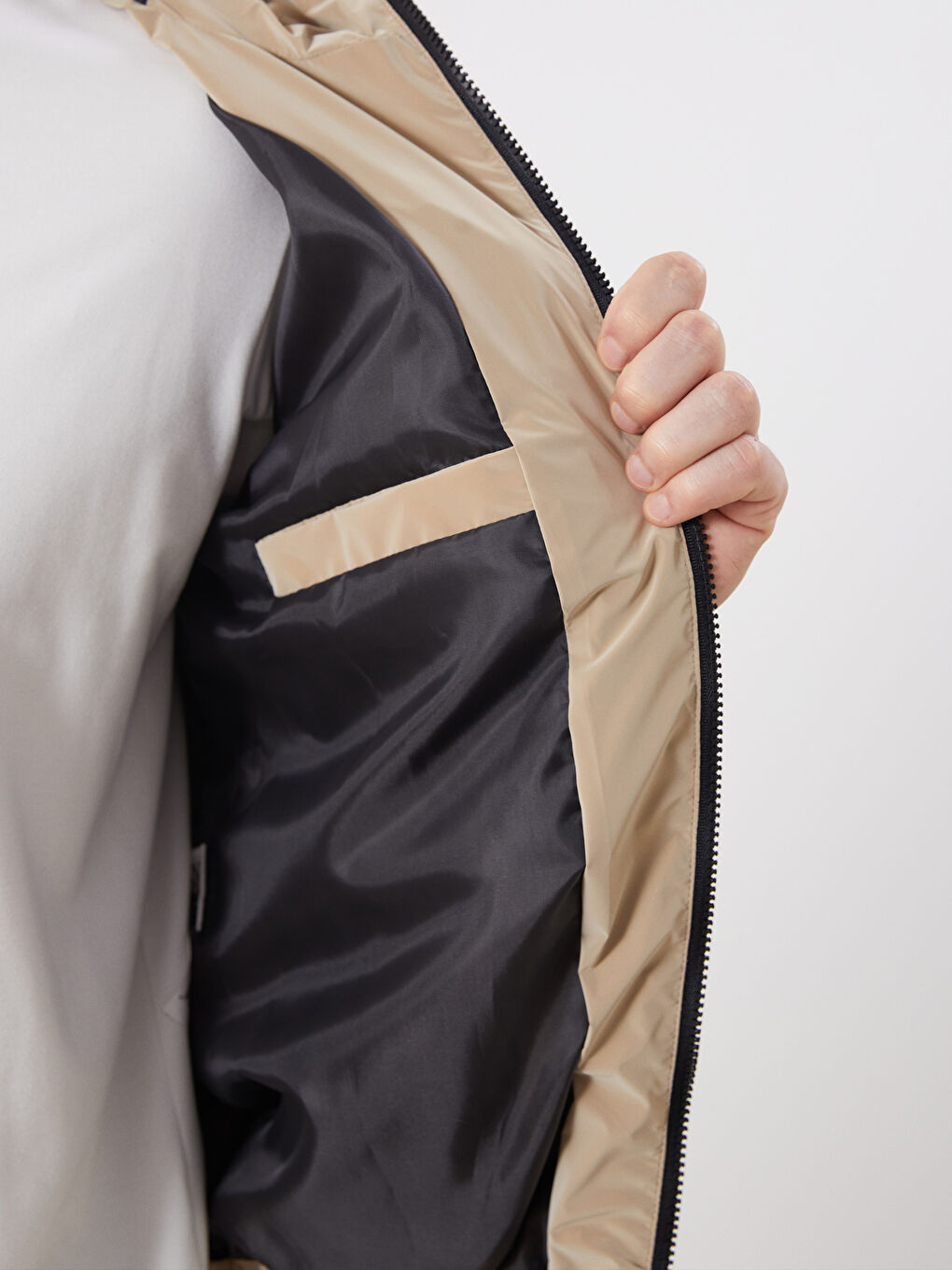 Gri Standart Kalıp Kapüşonlu Erkek Mont-2