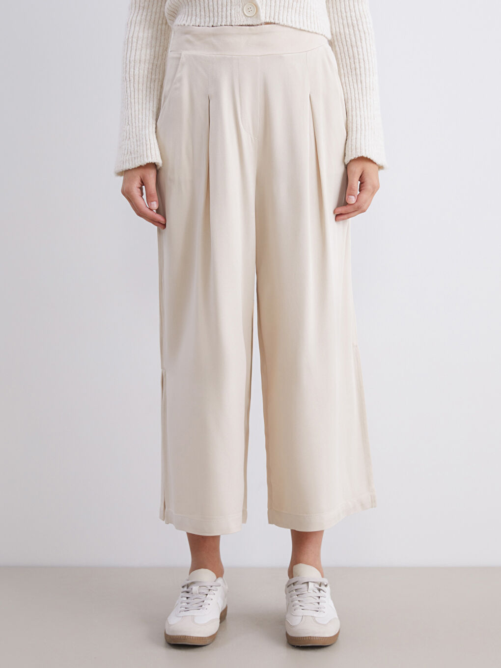 Bej Beli Lastikli Keten Karışımlı Kadın Pantolon-1