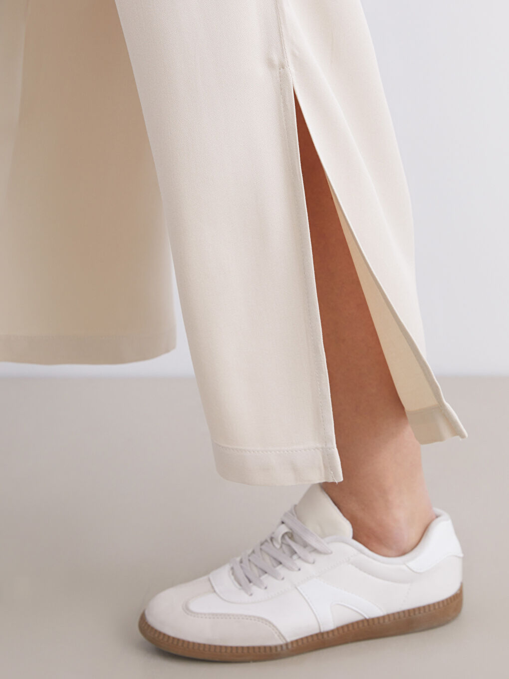 Bej Beli Lastikli Keten Karışımlı Kadın Pantolon-2