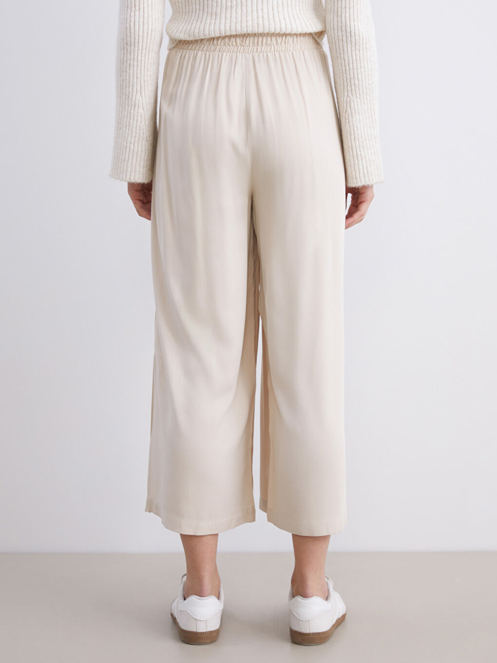 Bej Beli Lastikli Keten Karışımlı Kadın Pantolon-3