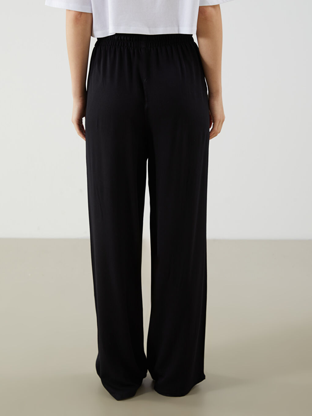 Siyah Beli Lastikli Geniş Paça Kadın Pantolon-3