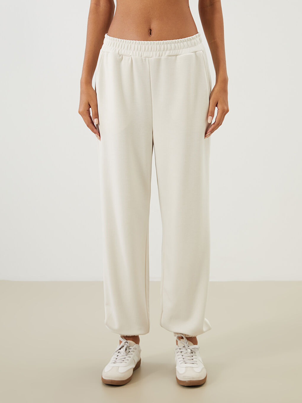 Bej Beli Lastikli Kadın Jogger Eşofman Altı-1
