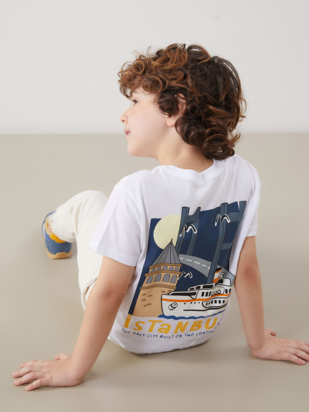 Beyaz Bisiklet Yaka Baskılı Erkek Çocuk Tişört