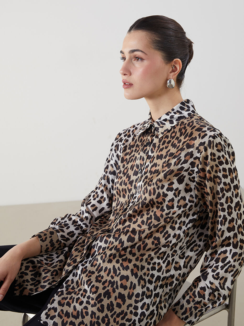 LCW Modest Kahverengi Leopar Desenli Saten Kadın Gömlek Tunik