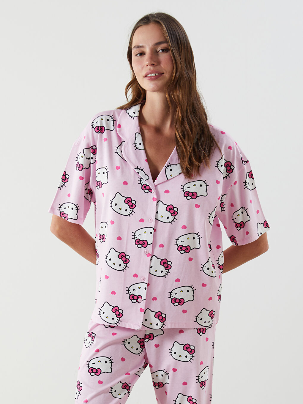 Collared Neck Hello Kitty Printed Women's Pyjama Set -S5OQ53Z8-LT4