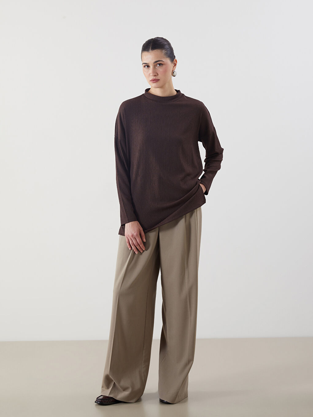 Kahverengi Dik Yaka Kadın Tunik-1