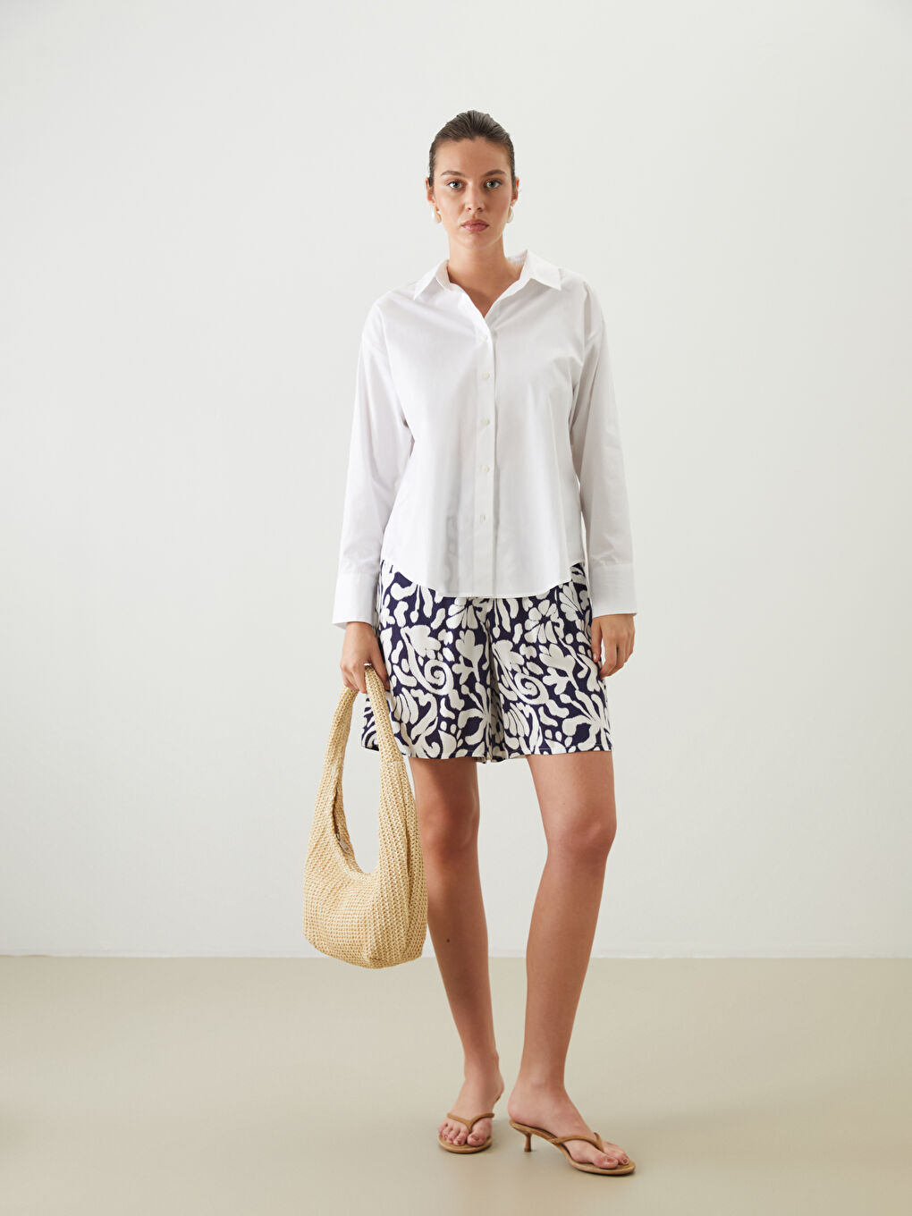 Lacivert Beli Lastikli Çiçekli Kadın Şort