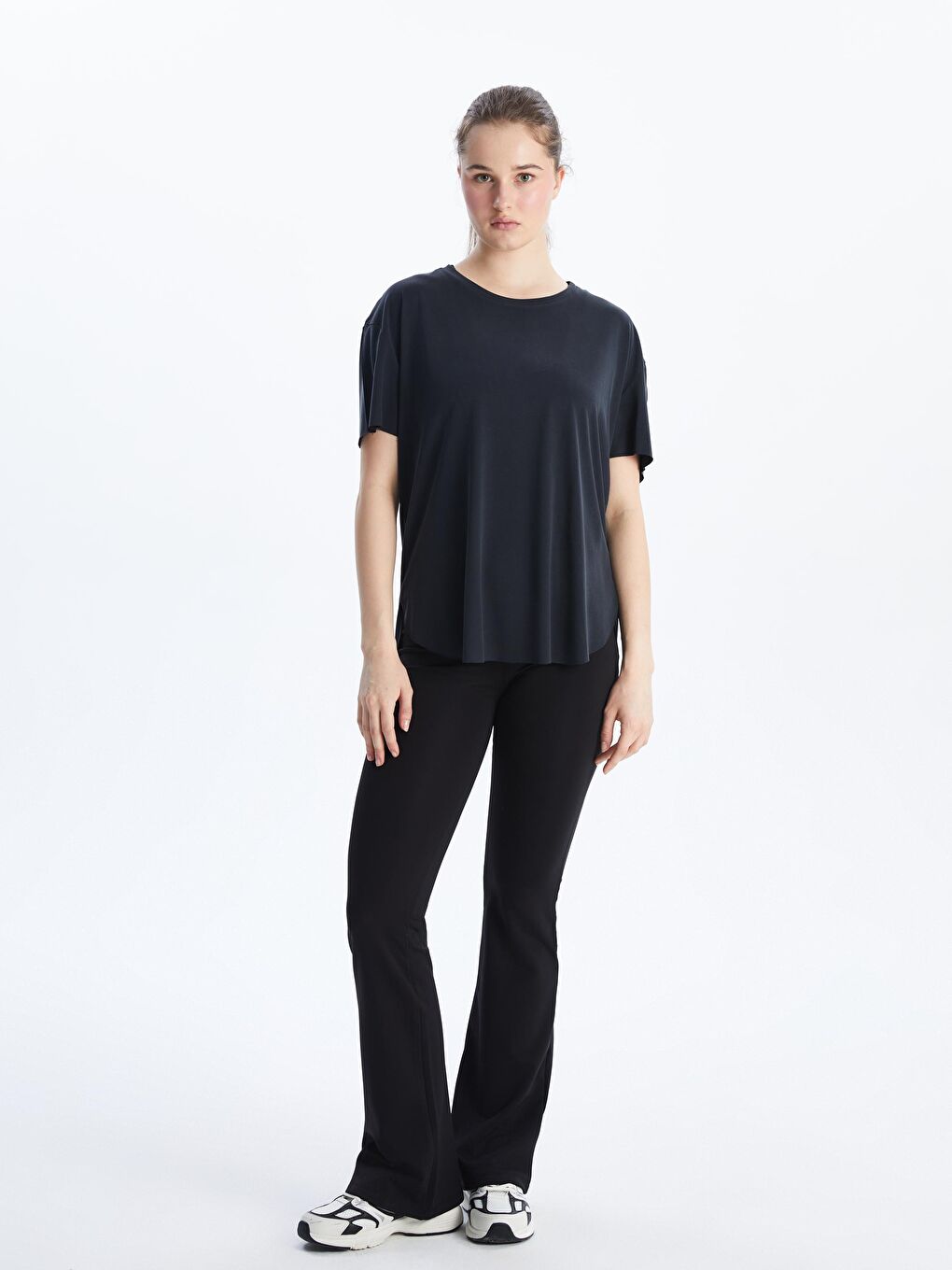 Siyah Bisiklet Yaka Modal Karışımlı Kadın Spor Tişört-1