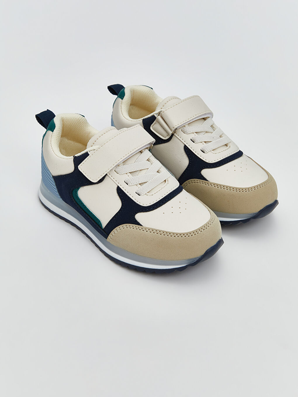 Bej Bağcık ve Cırt Cırtlı Erkek Çocuk Spor Ayakkabı