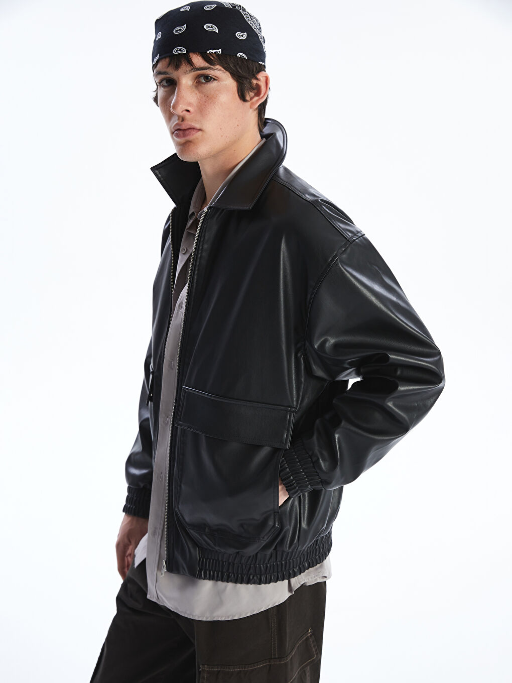 Siyah Rahat Kalıp Gömlek Yaka Erkek Deri Görünümlü Ceket