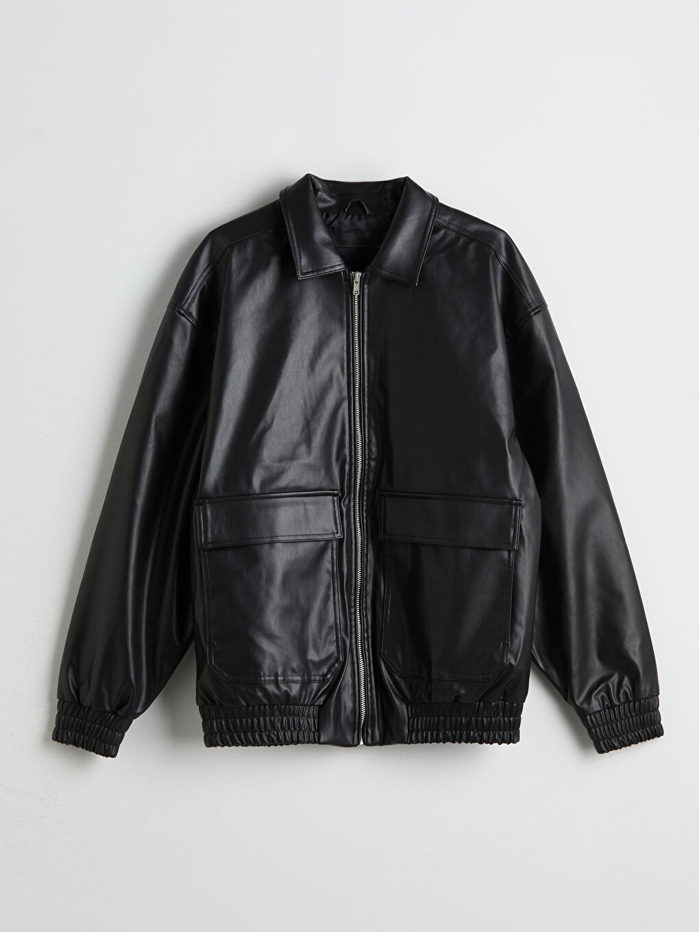 Siyah Rahat Kalıp Gömlek Yaka Erkek Deri Görünümlü Ceket-5