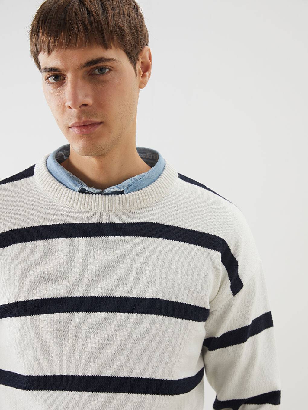 Ekru Bisiklet Yaka Çizgili Erkek Triko Kazak