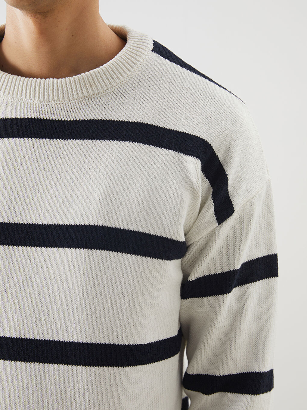 Ekru Bisiklet Yaka Çizgili Erkek Triko Kazak-2