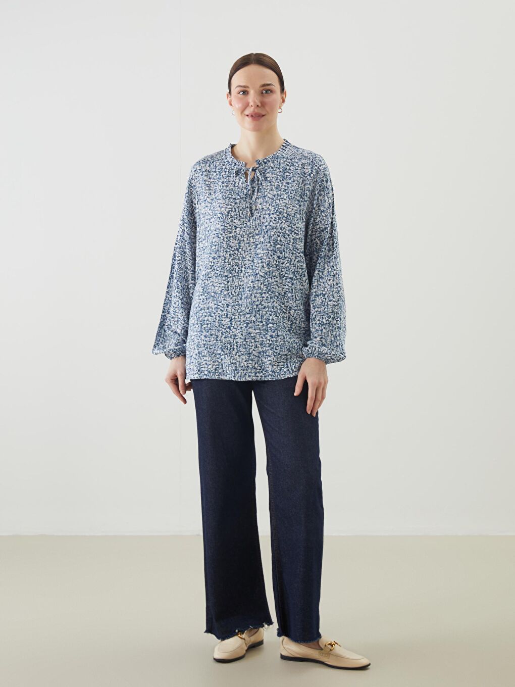 İndigo Bağlamalı Yaka Desenli Kadın Bluz-1
