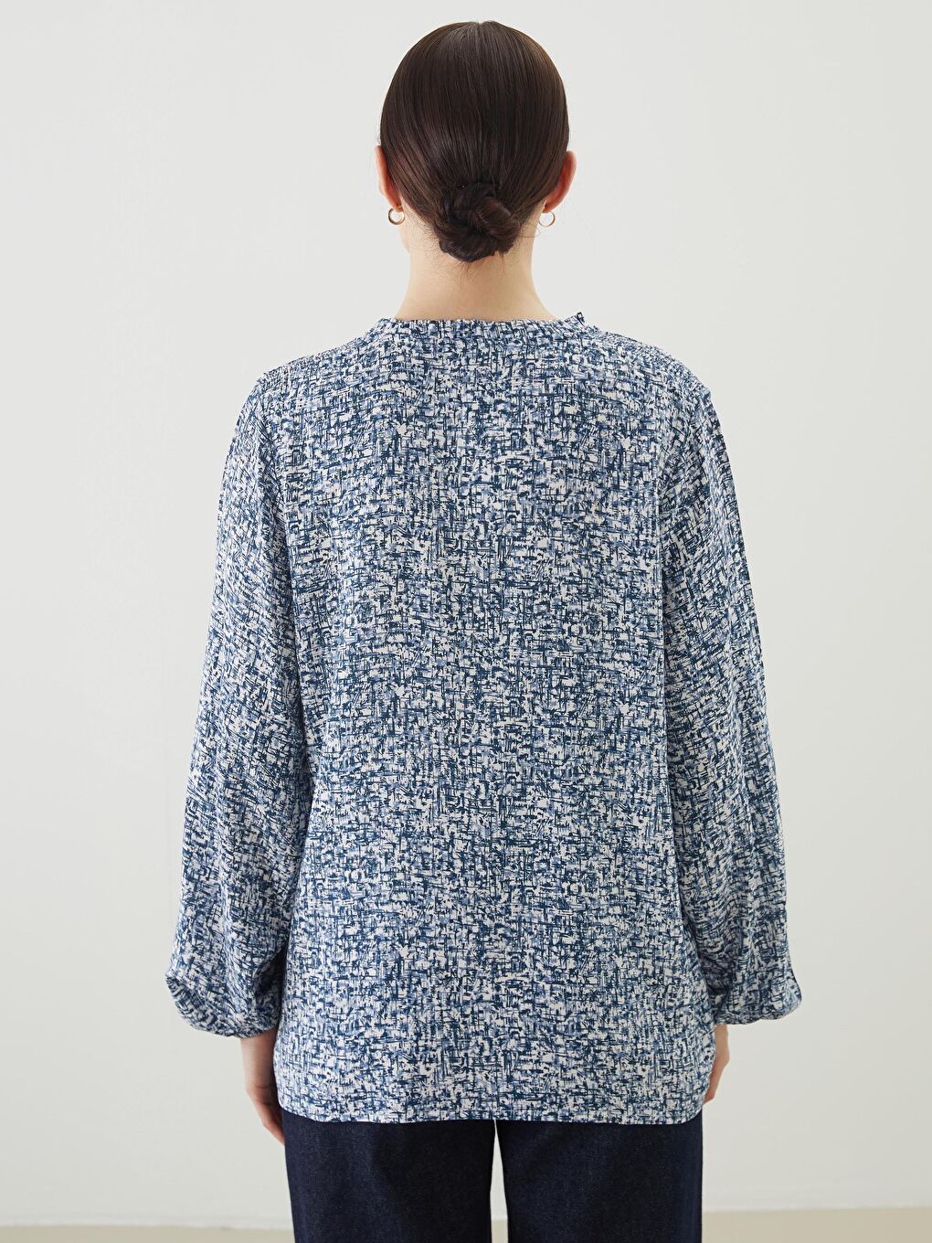 İndigo Bağlamalı Yaka Desenli Kadın Bluz-3