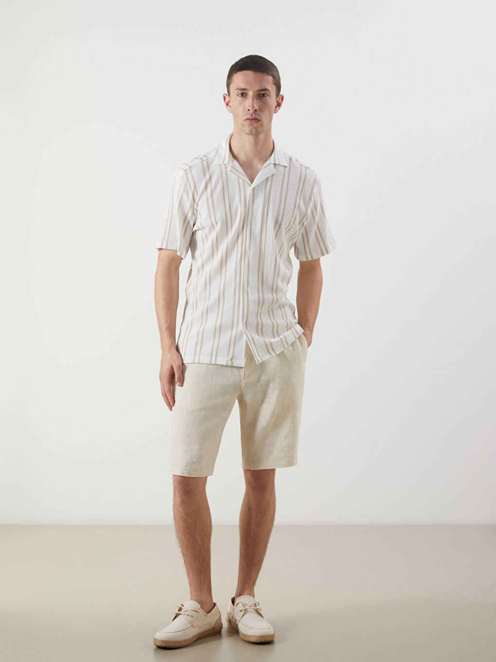 Regular Fit Short Sleeve Dobby Men's Shirt -S5OS83Z8-LE8
