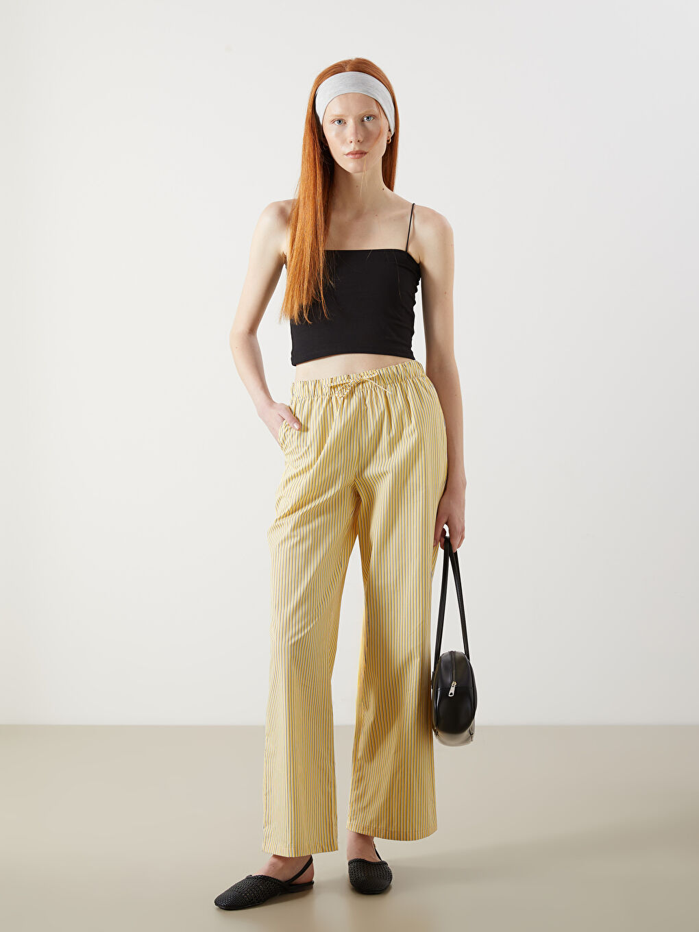 Siyah Kare Yaka Askılı Crop-1