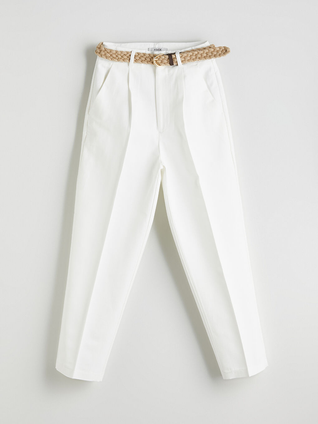 Beyaz Beli Kemerli Havuç Kesim Kadın Pantolon-4