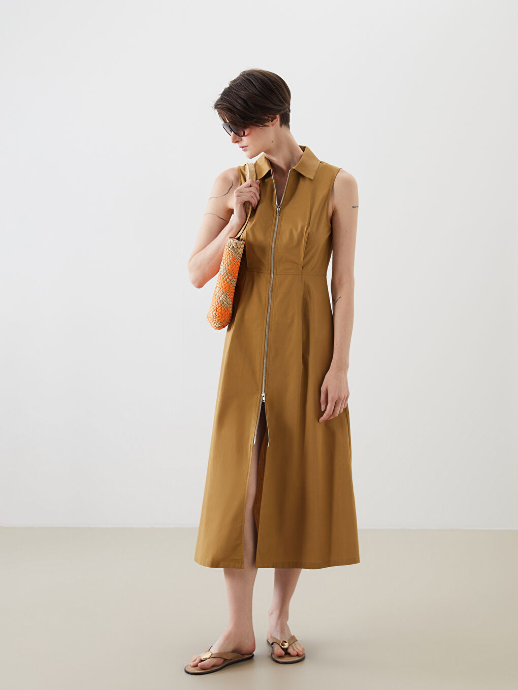 عەزیی پۆپلینی یاخە کراسی