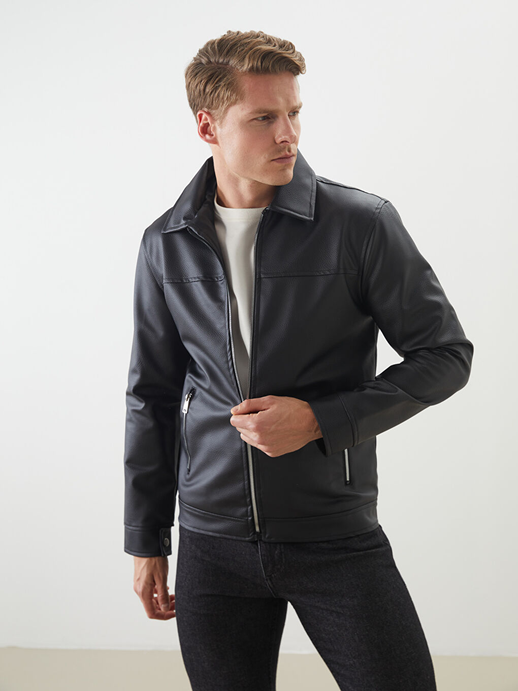 Siyah Slim Fit Gömlek Yaka Erkek Deri Görünümlü Ceket