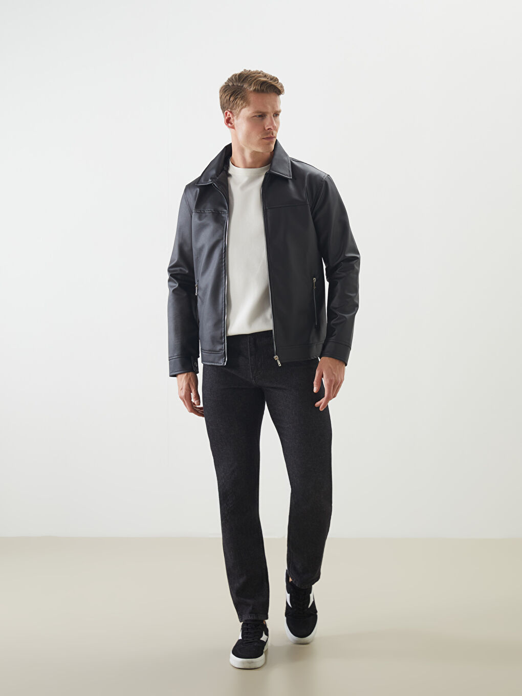 Siyah Slim Fit Gömlek Yaka Erkek Deri Görünümlü Ceket-1